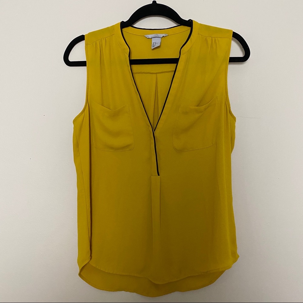 H&M Sleeveless yellow/mustard dress shirt